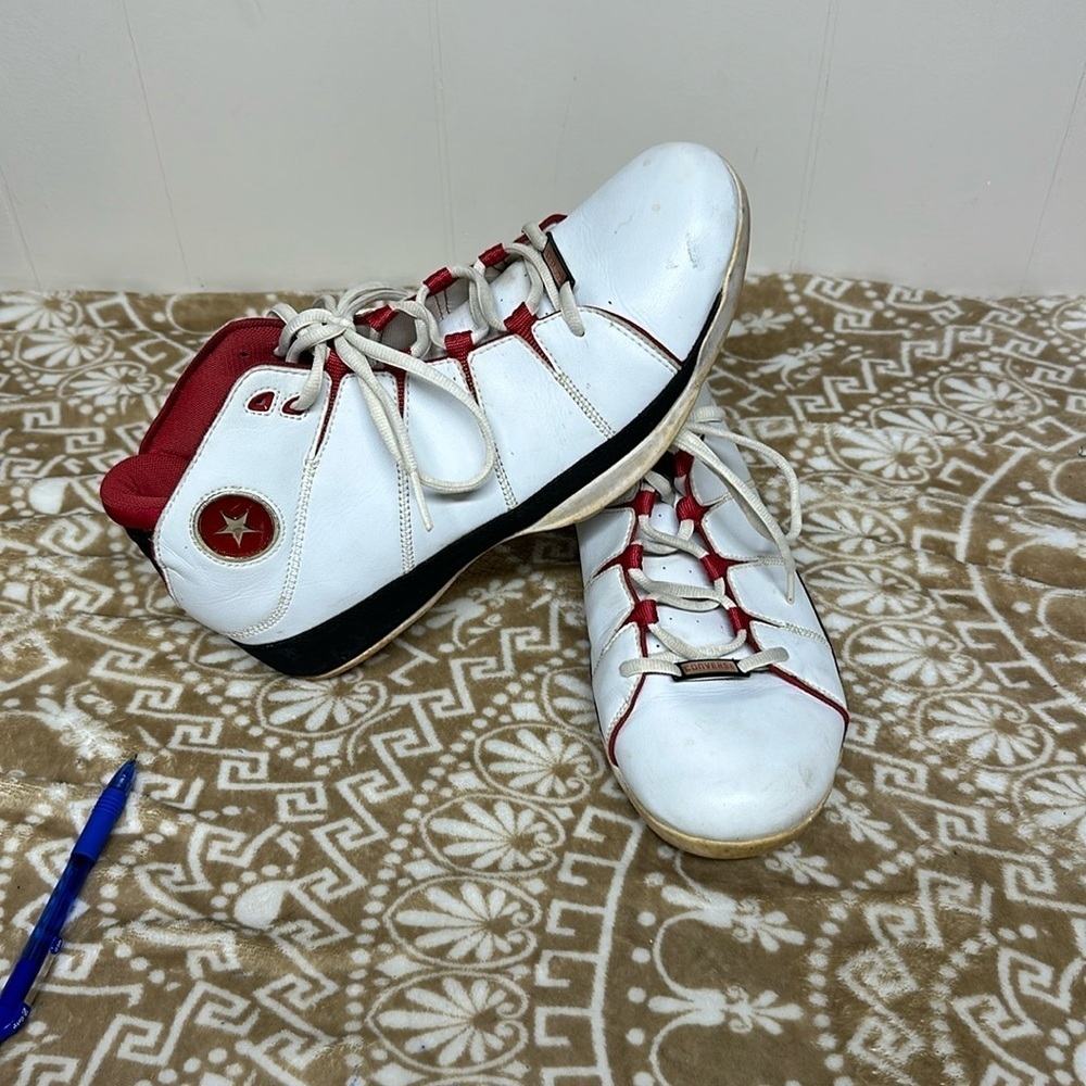 Converse Size 13 Mens Basketball Shoes Leather White Red used Condition